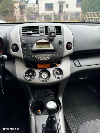 Toyota RAV4 2.2 D-4D Premium - 10