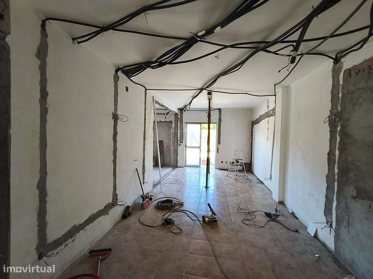 T3 com Garagem em Santa Clara-6