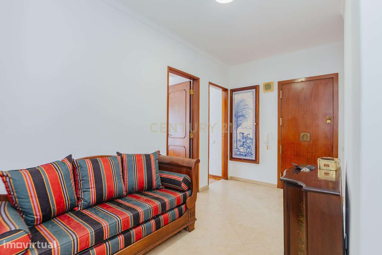 T3 Espaçoso na Portela – Com Parqueamento e Arrecadação - Grande imagem: 4/23