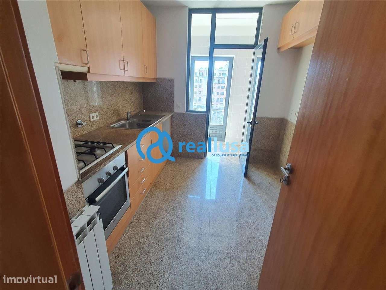 Apartamento T4 c/ garagem Oliveira do Douro Vila Nova de Gaia-3