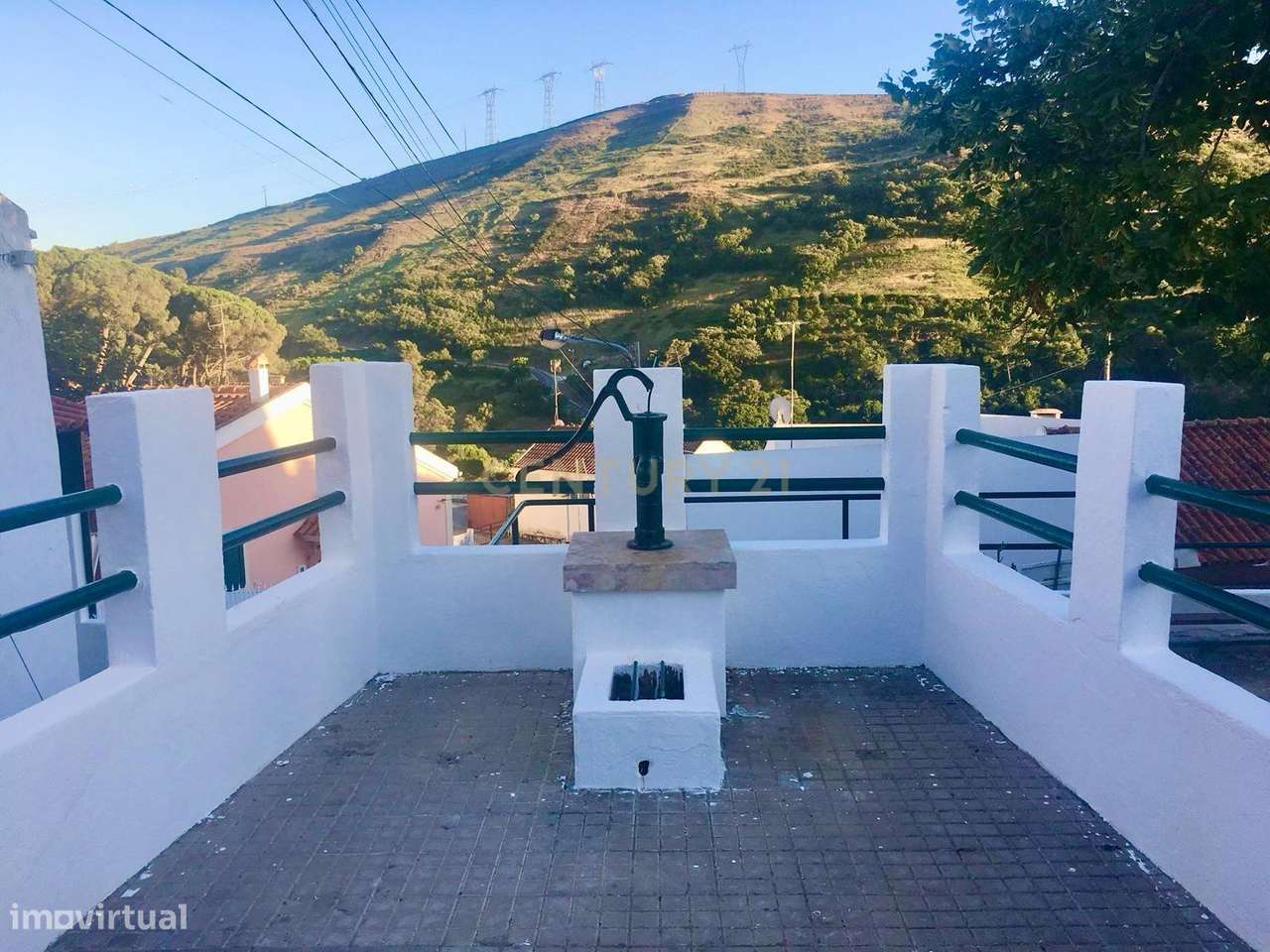 Terreno urbano com 1260m2 em Fanhões-17