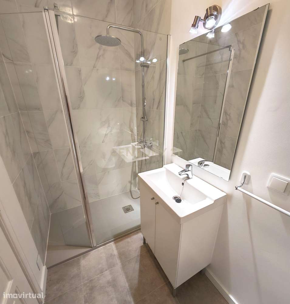 Imóvel T2 totalmente remodelado a estrear no Bairro Santos/Avenidas No-11