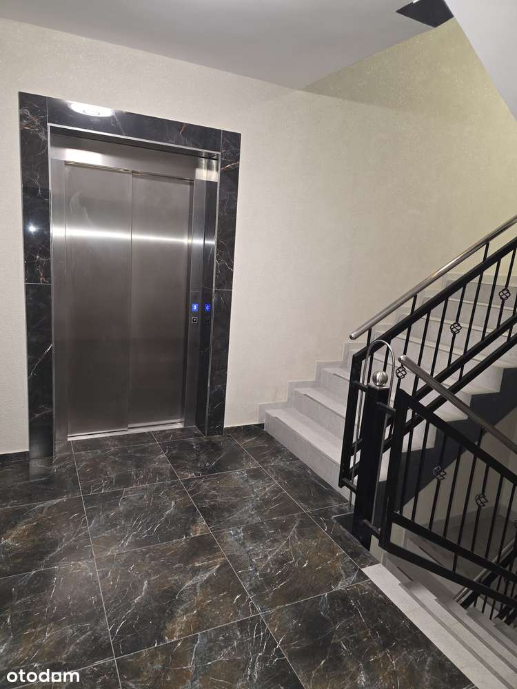 Mieszkanie 3 pokojowe z dwiema łazienkami oraz dwoma kuchniami !-2