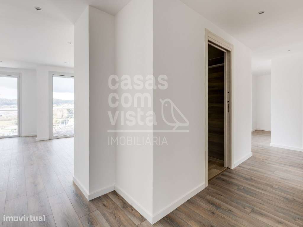 Apartamento T4 de arquitetura moderna junto da cidade, Pombal -Leiria-7