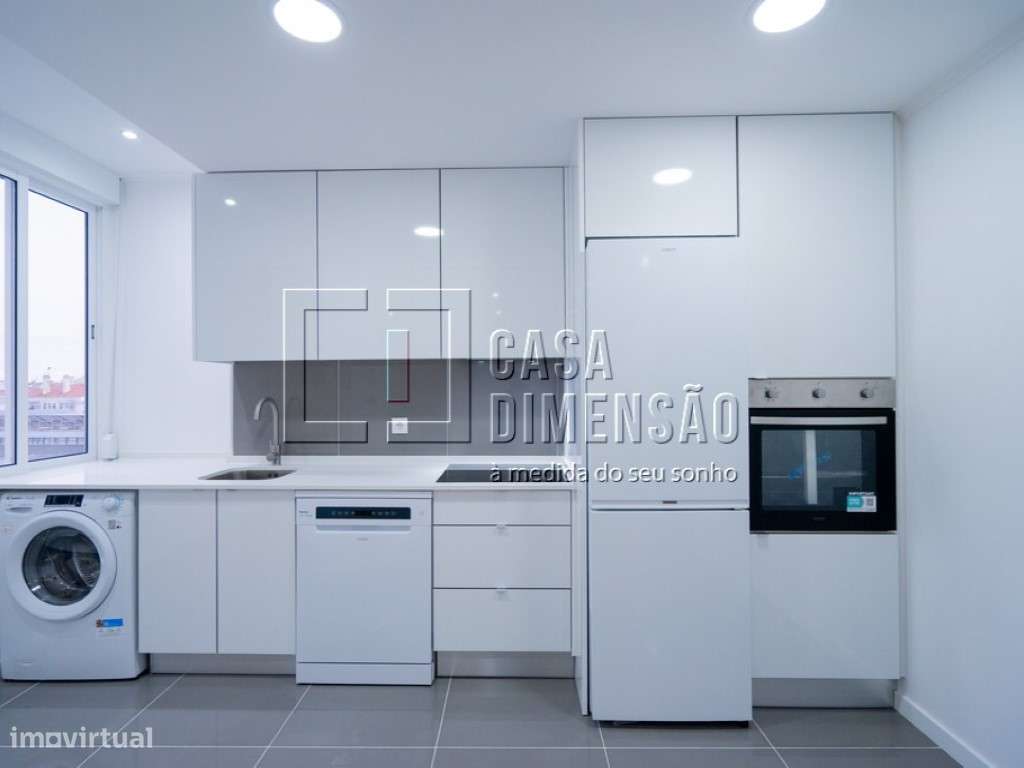 Apartamento de tipologia T2, em fase de Remodelação, no Cacém!!-5