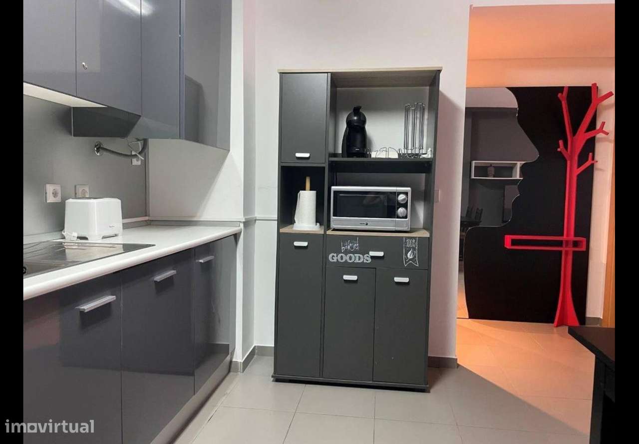 Apartamento T1 , em excelente condomínio a 200m da praia, Portimão-6