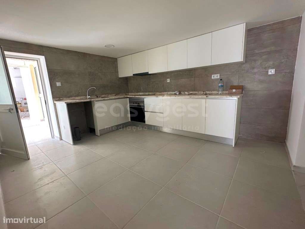 Moradia localizada em s. Martinho de Árvore, a 15 min de Coimbra - Grande imagem: 2/17