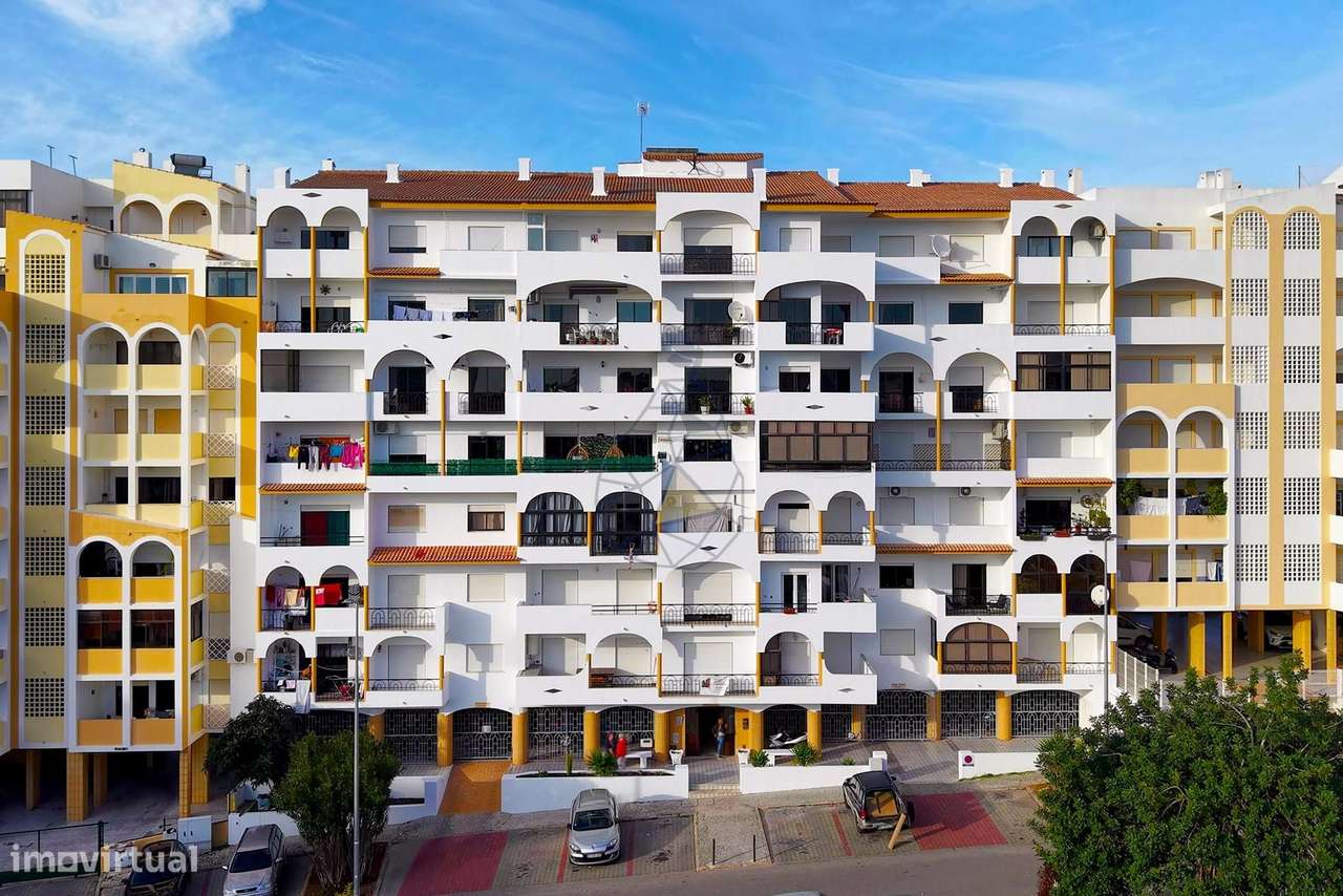 Apartamento T2 virado a Sul , com Garagem na Vila Rosa - Portimão-2