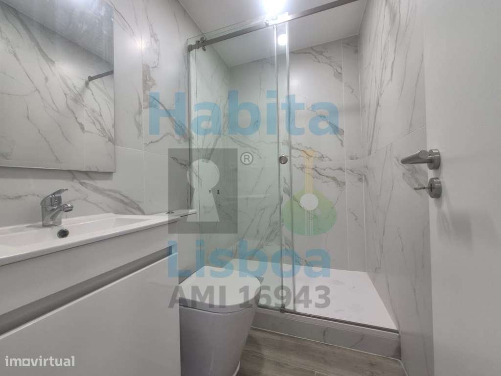 Duplex T3 Com Terraço junto à Praia Costa da Caparica-54