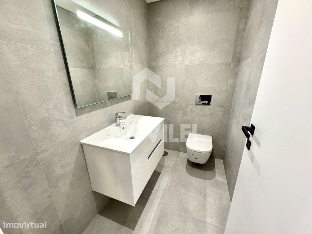 Moradia T3 em condomínio Fechado no centro de Leiria.-7