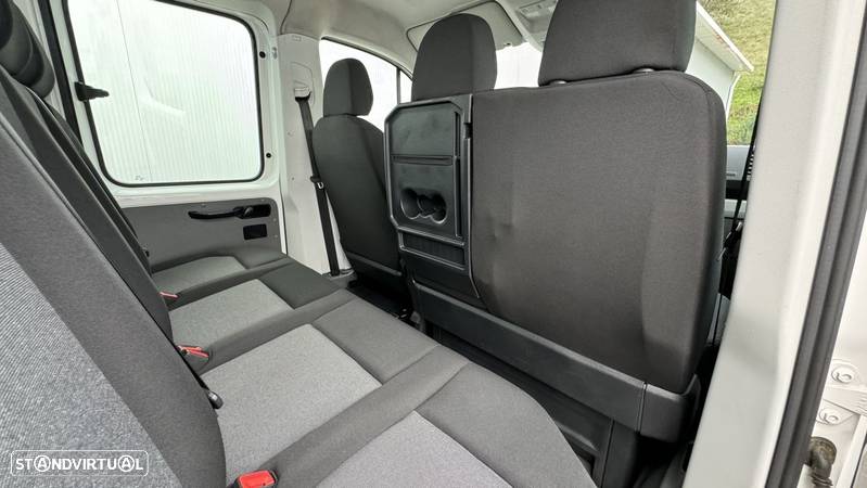 VW Crafter 2.0 TDI 177 CV Cabine Dupla - 31