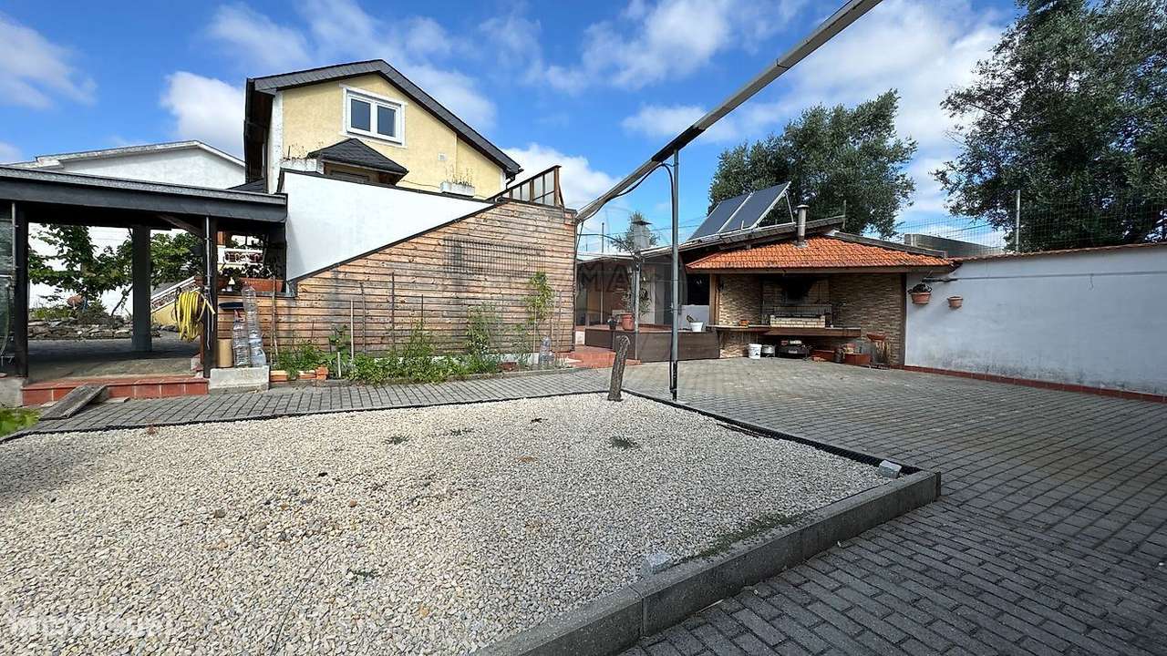 MORADIA T4 com 3 Pisos e Garagem Independente  Mealhada - Grande imagem: 4/24