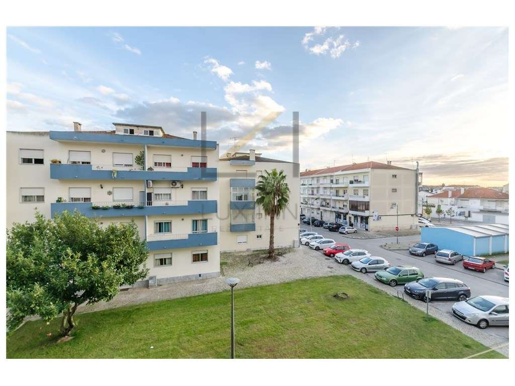 Apartamento T3 com boas areas com duas varandas - Grande imagem: 3/50