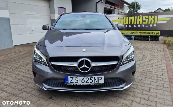 Mercedes-Benz CLA Shooting Brake 180 d AMG Line - 12