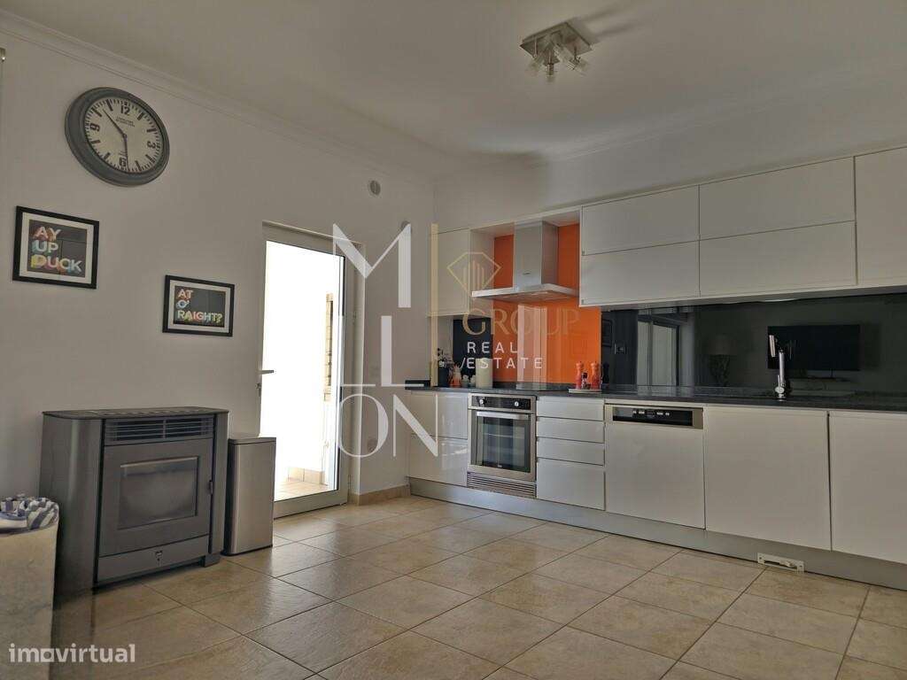 Apartamento T3 com 190m2, localizado na Estrada de Porto de Mós nº23 - Grande imagem: 4/31