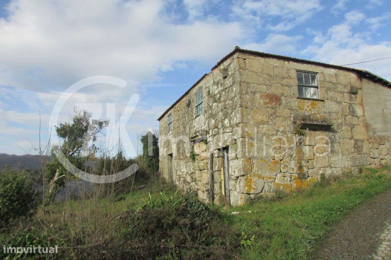 Moradia P/Restauro - Cinfães - Grande imagem: 1/7