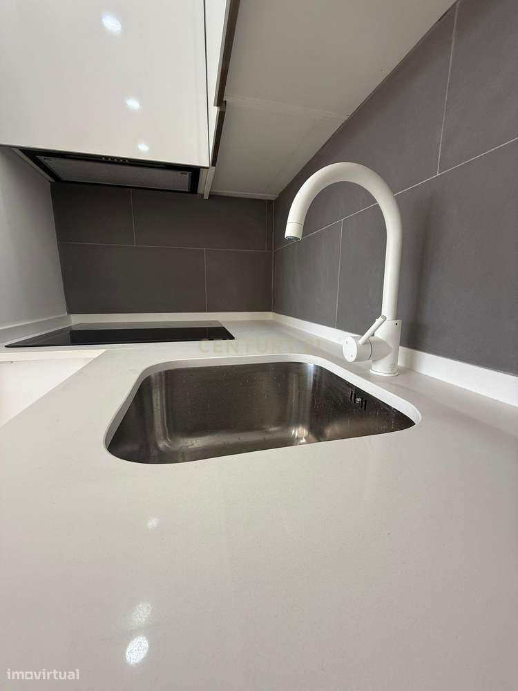 Apartamento T3 com Terraço/ Remodelação Total (Queluz) - Grande imagem: 5/39