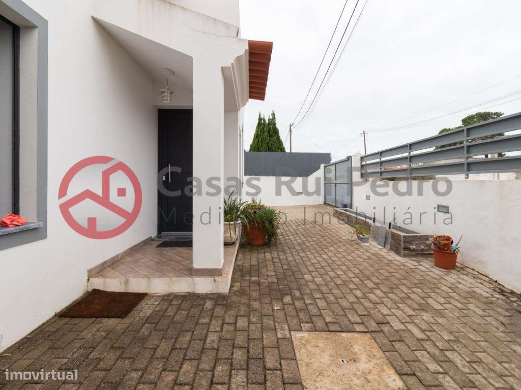 Moradia Isolada T3 com Suite, Garagem e Piscina, Terreno de 522m², ... - Grande imagem: 3/33