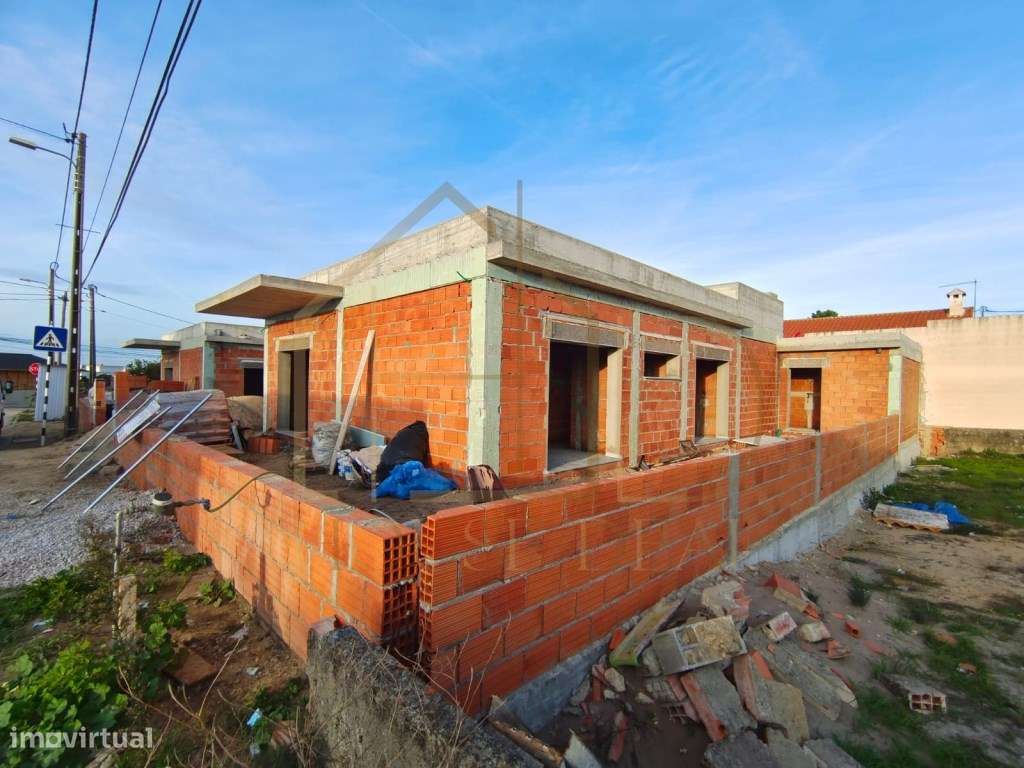 EXCELENTE Moradia T3 + 1 com Piscina. Pinhal do General. Fernão Ferro - Grande imagem: 4/36