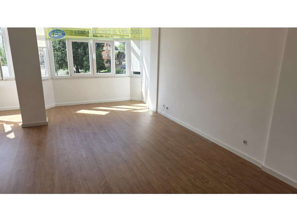 T2 Serra das Minas, remodelado, Arrecadação/Garagem-6