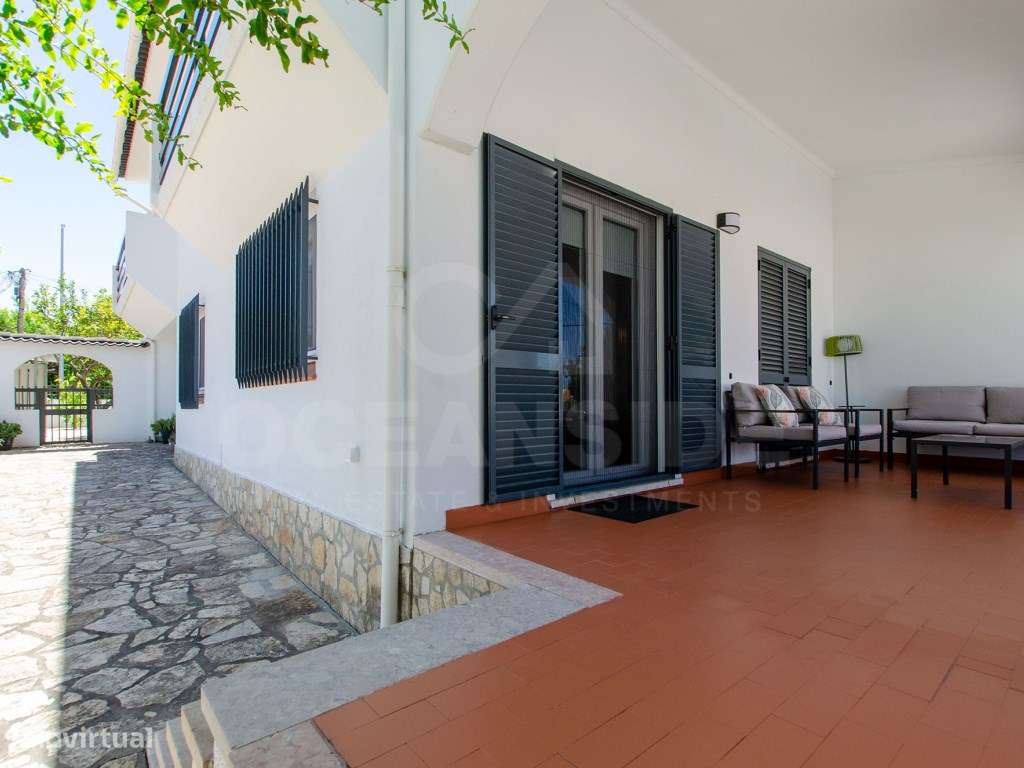Moradia T6+1 renovada em Benavente-56