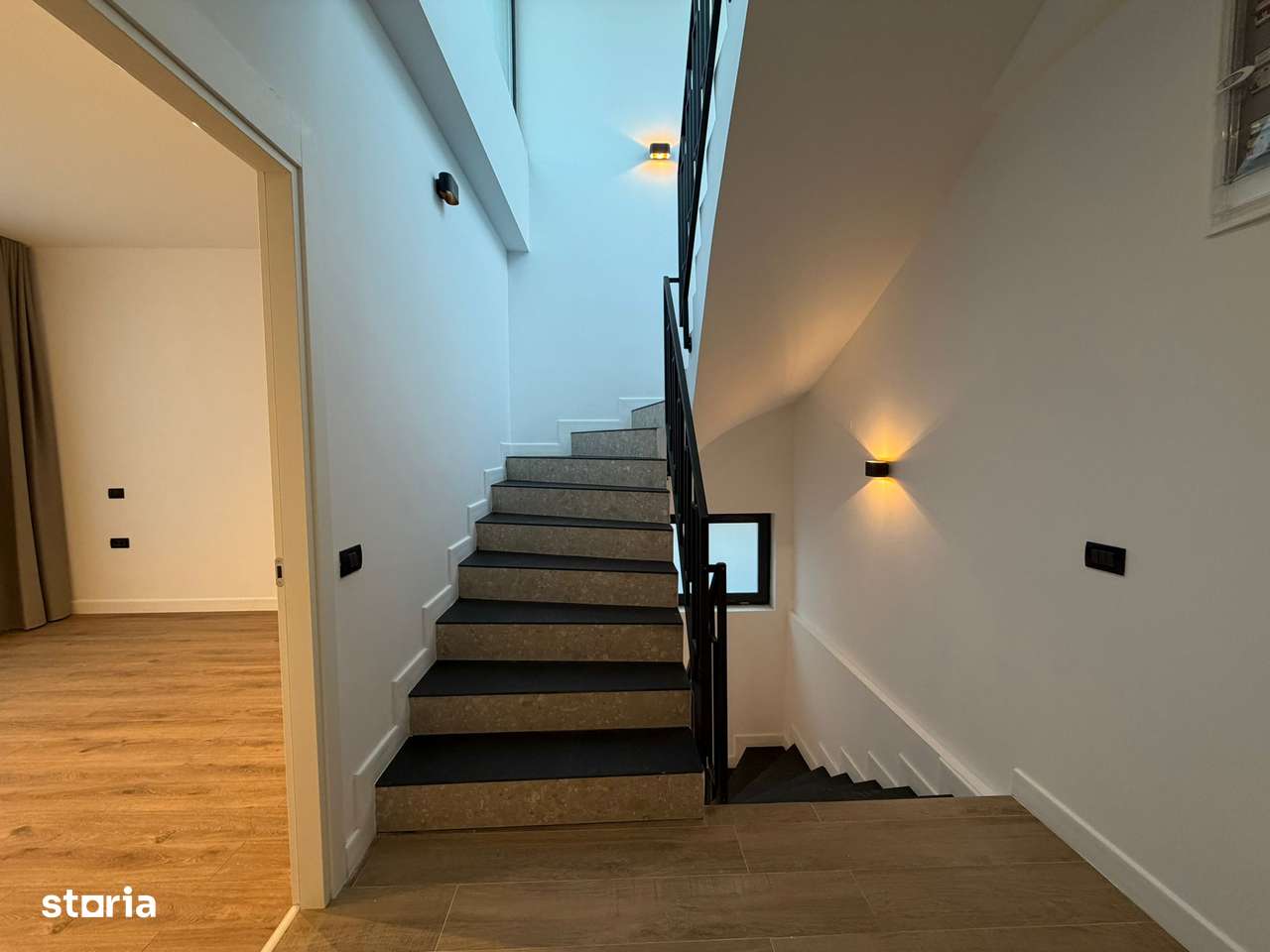 LA CHEIE! GATA DE MUTARE-TEREN 300 MP școală Americana 3 min.-5