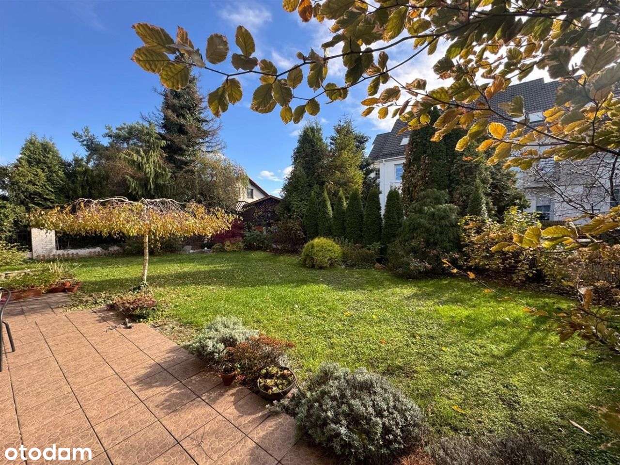 Komfortowy dom z przestrzenią do pracy i życia!-12