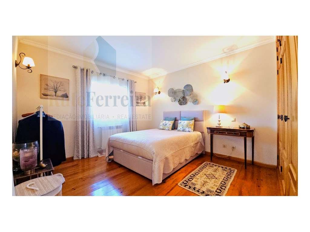 Moradia Isolada com amplo espaço exterior !!-27