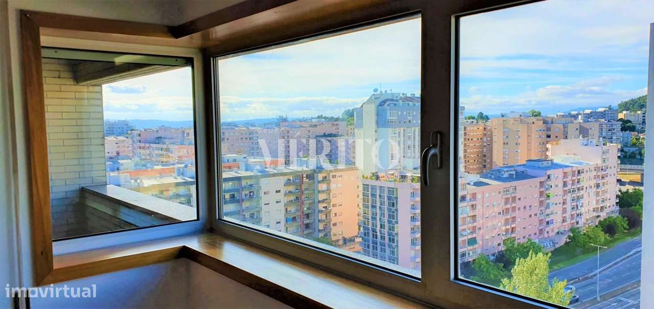 Apartamento junto ao Braga Parque sito na Travessa Constantino Ribeiro - Grande imagem: 4/13