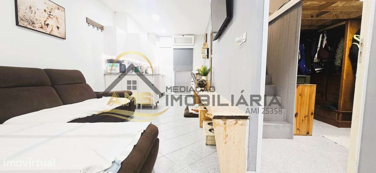 LOJA COMERCIAL/APARTAMENTO T1+1-13
