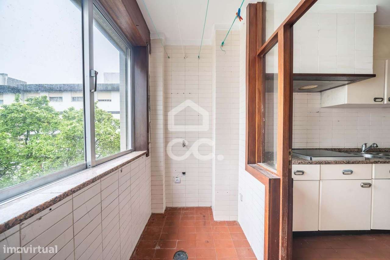 Apartamento T2 com garagem na Maia, junto ao Metro Parque Maia-6