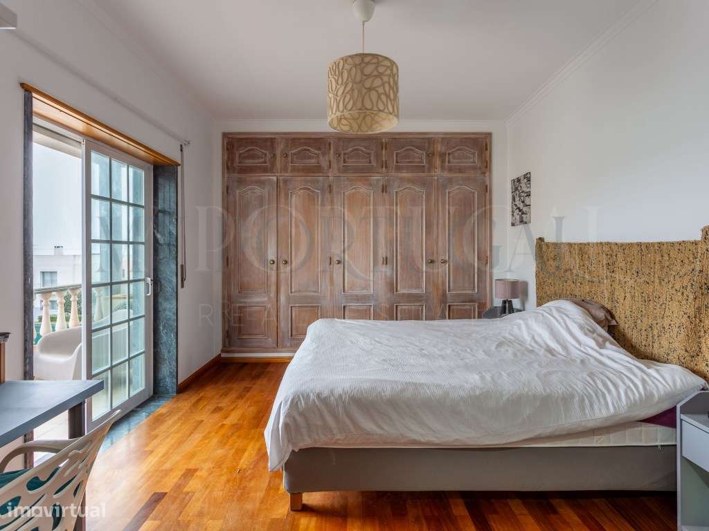 Moradia T4+1 em Ribamar: Onde o Mar e o Conforto se Encontram-11