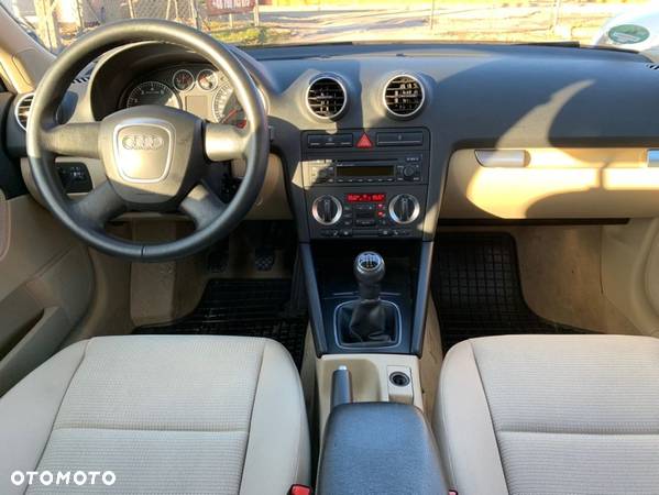 Audi A3 1.6 Attraction - 22
