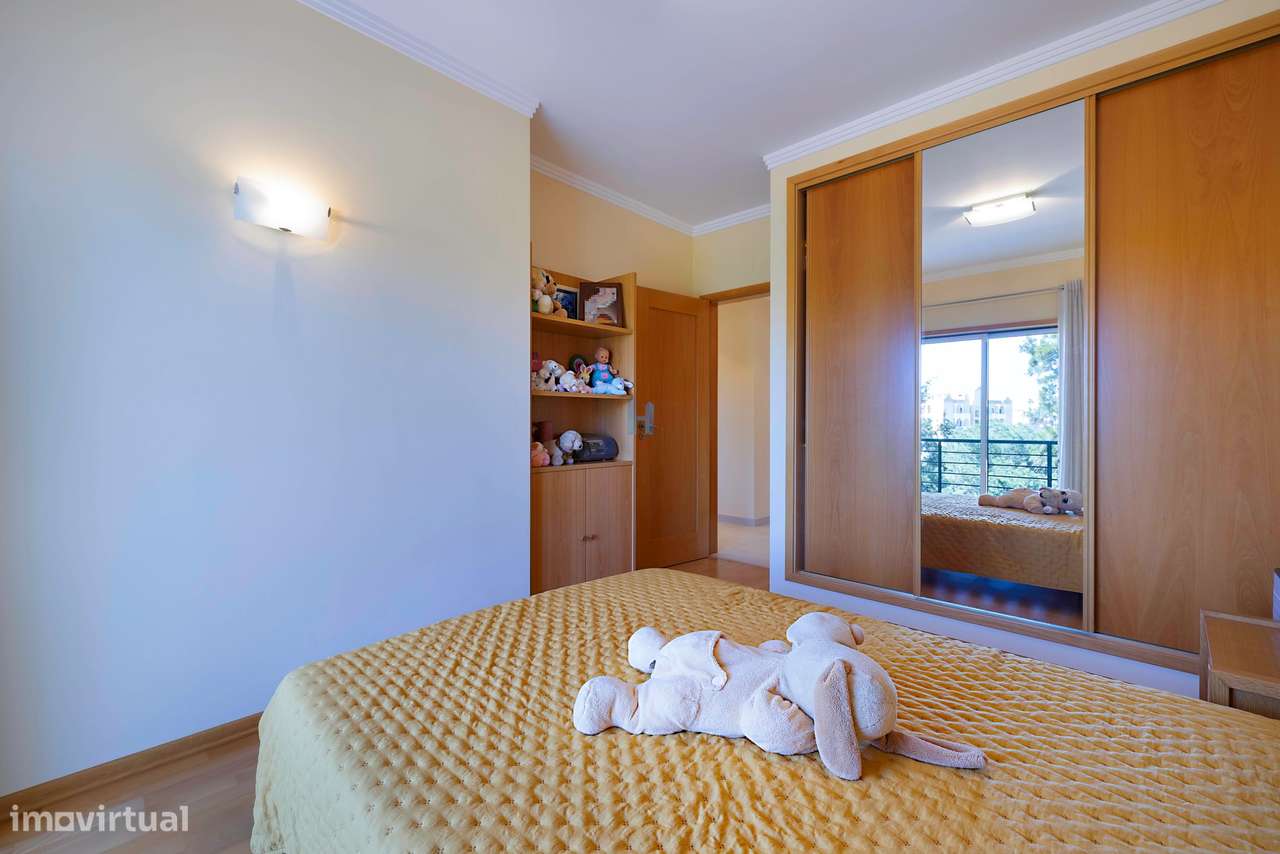 Vende-se Penthouse T3 na Praia da Rocha – localização privilegiada-8