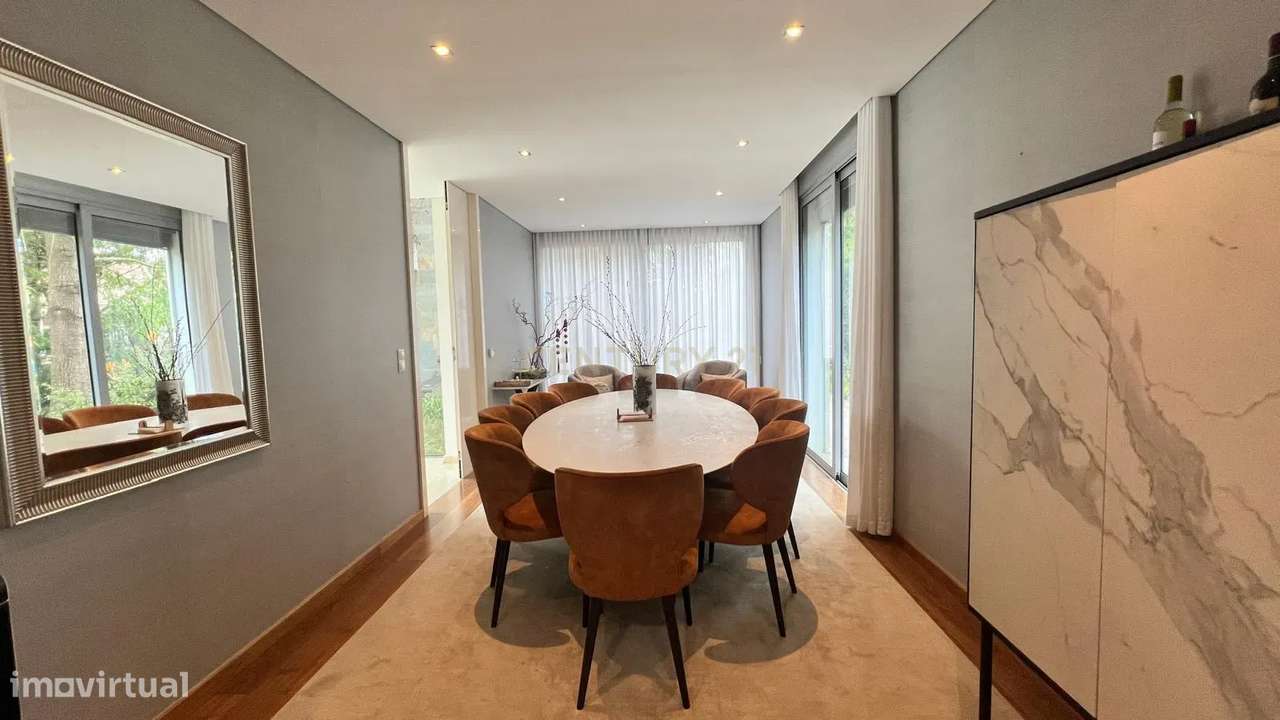 Moradia isolada T5+2 com piscina infinita | Belas Clube de Campo - Grande imagem: 5/16