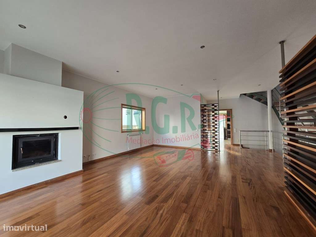 Moradia T4 | 3 Frentes | Sótão | Entrada IC29/A43 - Grande imagem: 5/51