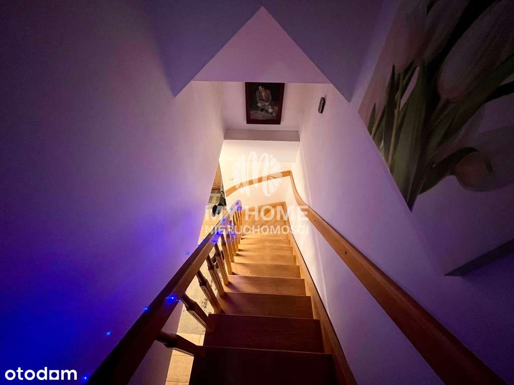 Przestronny dom z kominkiem na dużej działce!-4