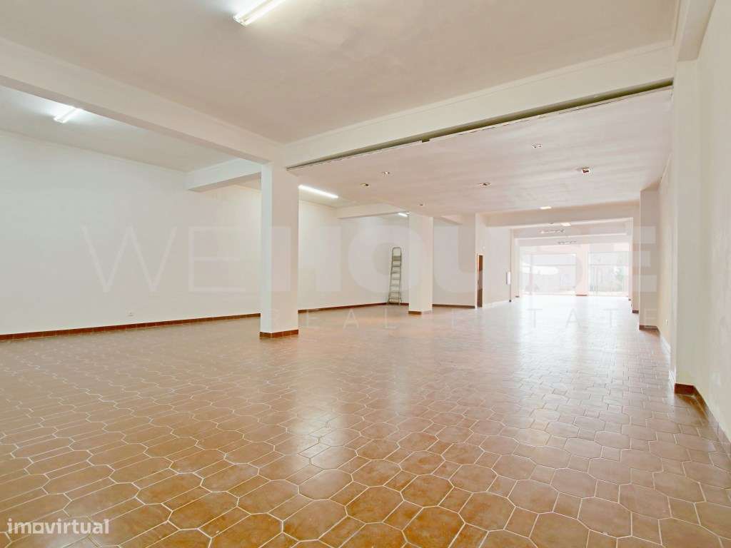 Loja com 274m² para venda no coração do Barreiro-6