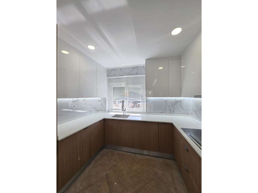 T3 Junto á Urbanização Vila Chã, com 2 WCS e Varandas - Totalmente ...-53