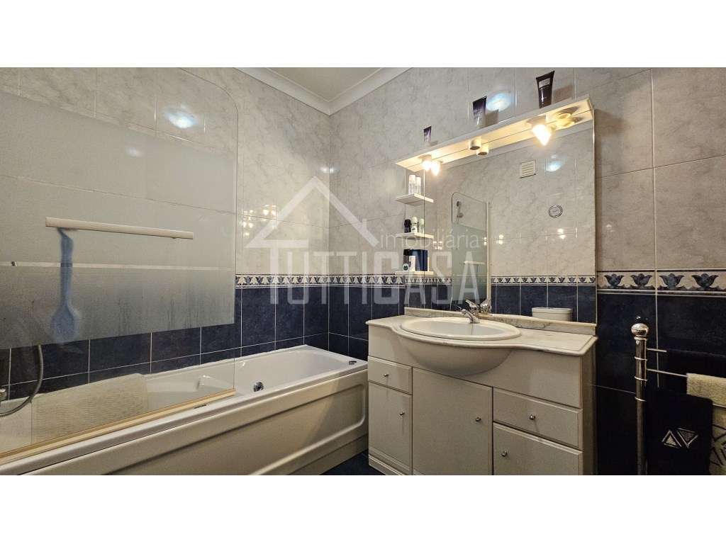 Apartamento T3 com garagem BOX em Alcainça-38