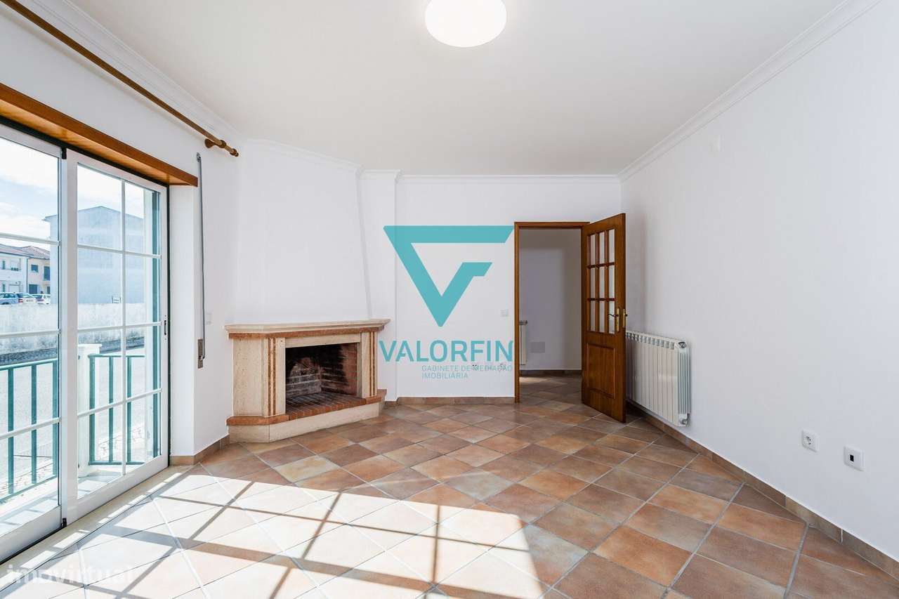 Moradia T3 em banda / condomínio fechado - Marinha Grande - Grande imagem: 3/28