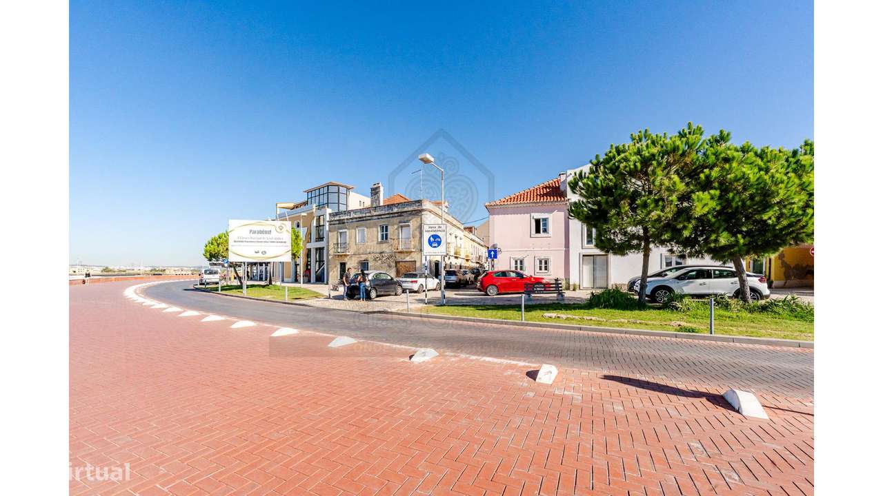 Apartamento para renovar no Seixal-6