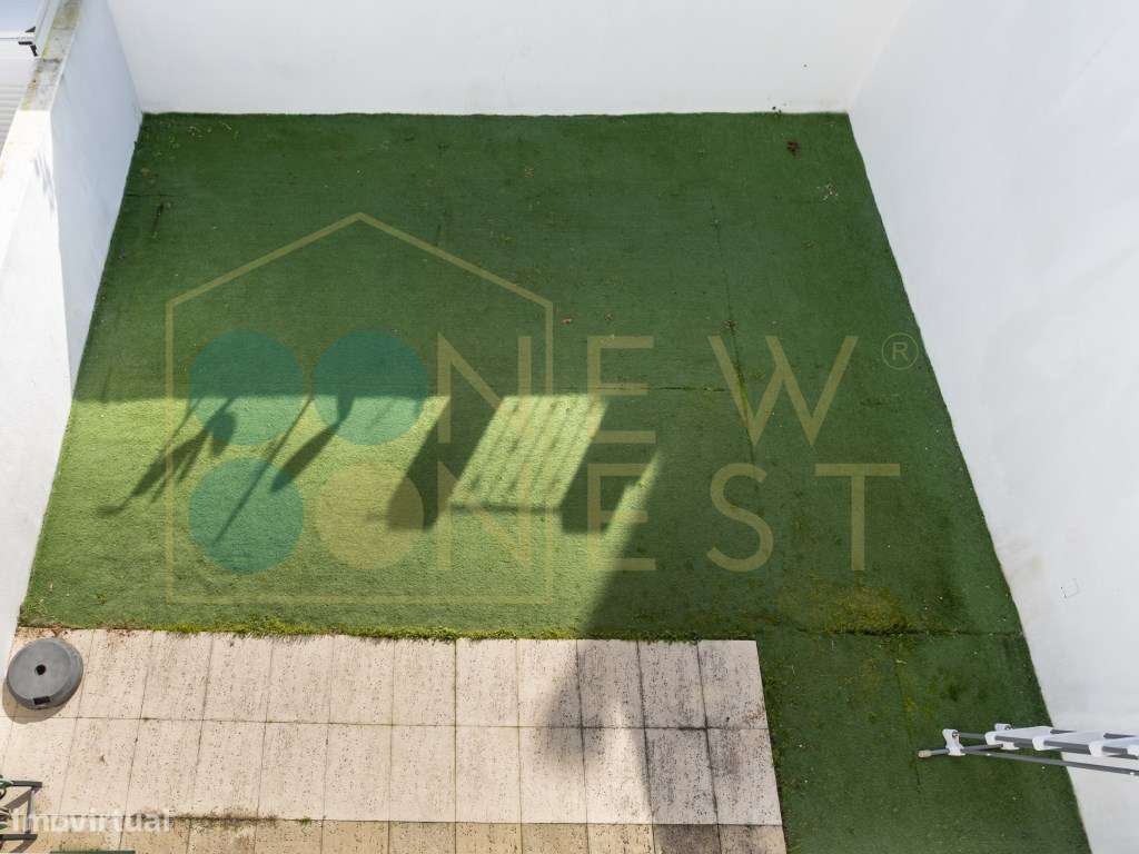 Moradia T2+2 com garagem e jardim, a dois passos do Parque do Serra...-21