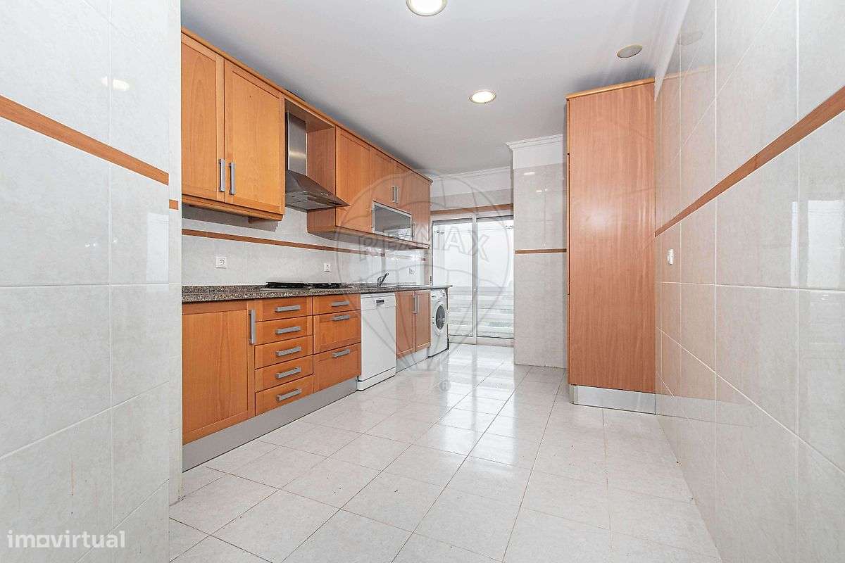 Apartamento T2 c/ 2 parqueamentos - Grande imagem: 5/21