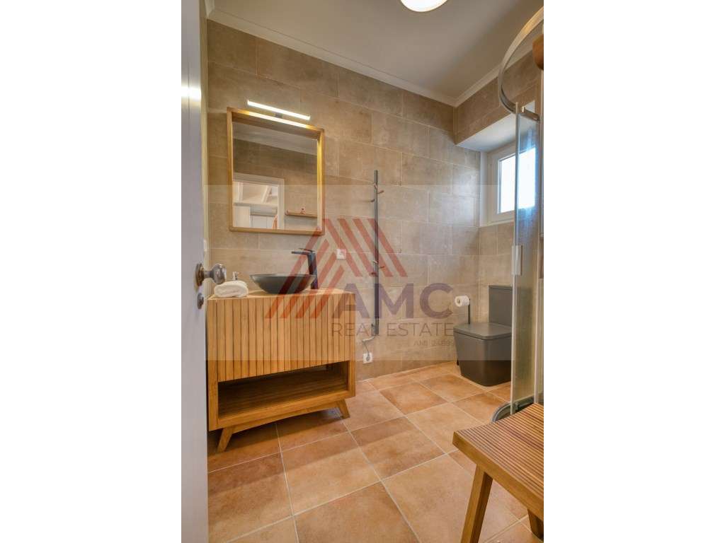 MORADIA COM 2 PISOS NO CORAÇÃO DA VILA MADALENA DO PICO-19