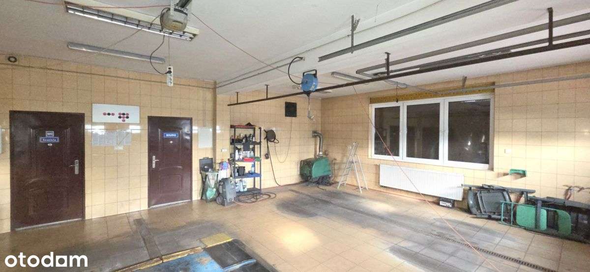 Dom mieszkalno-usługowy z warsztatem-9