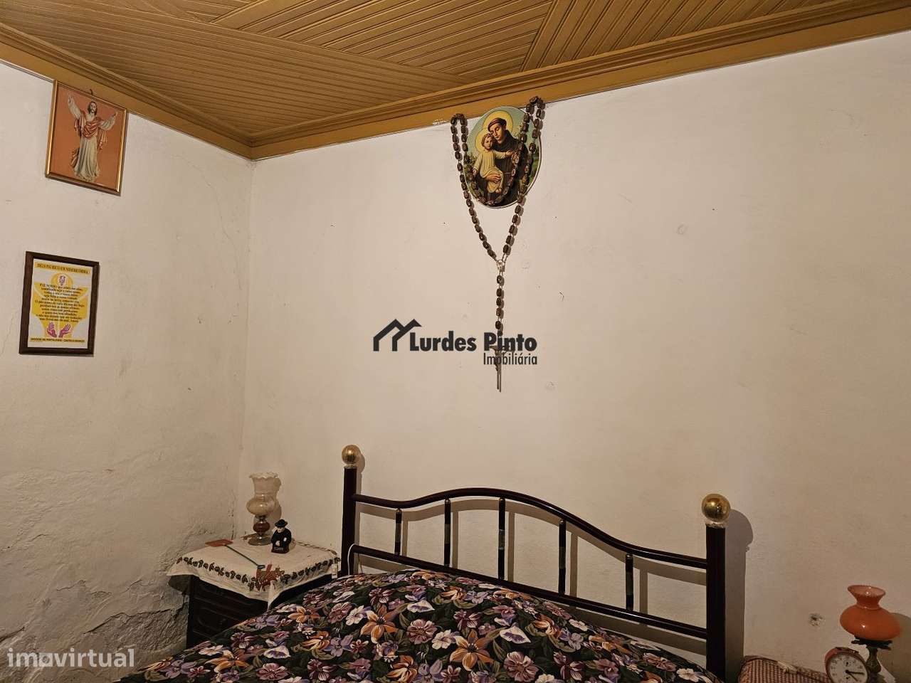 Moradia com dois pisos e logradouro-7