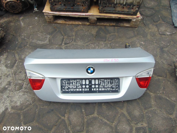 Klapa BMW e90 sedan - 2