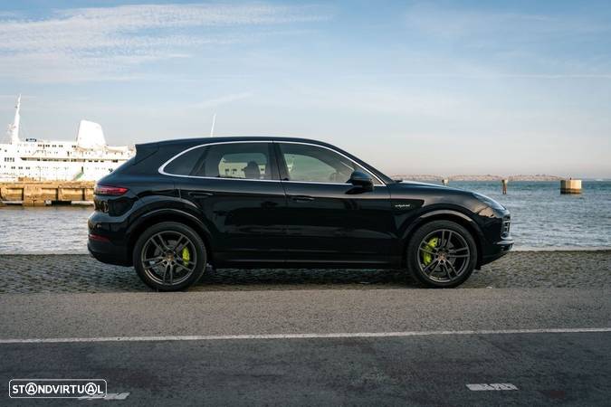 Porsche Cayenne - 6