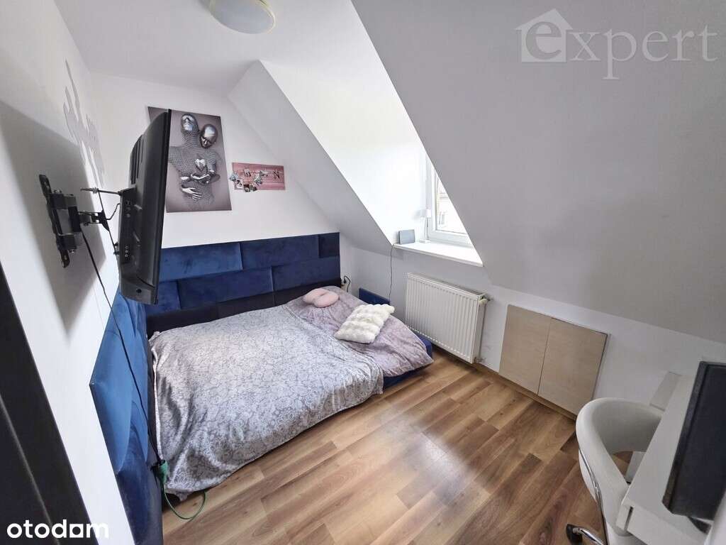 Dwa poziomy z tarasem i miejscem parkingowym-10